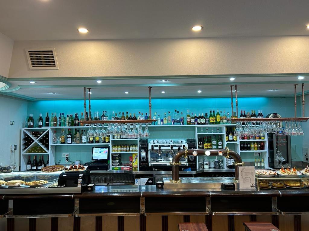 Hostal-Restaurante Posada Del Duque Villalbilla de Burgos Esterno foto