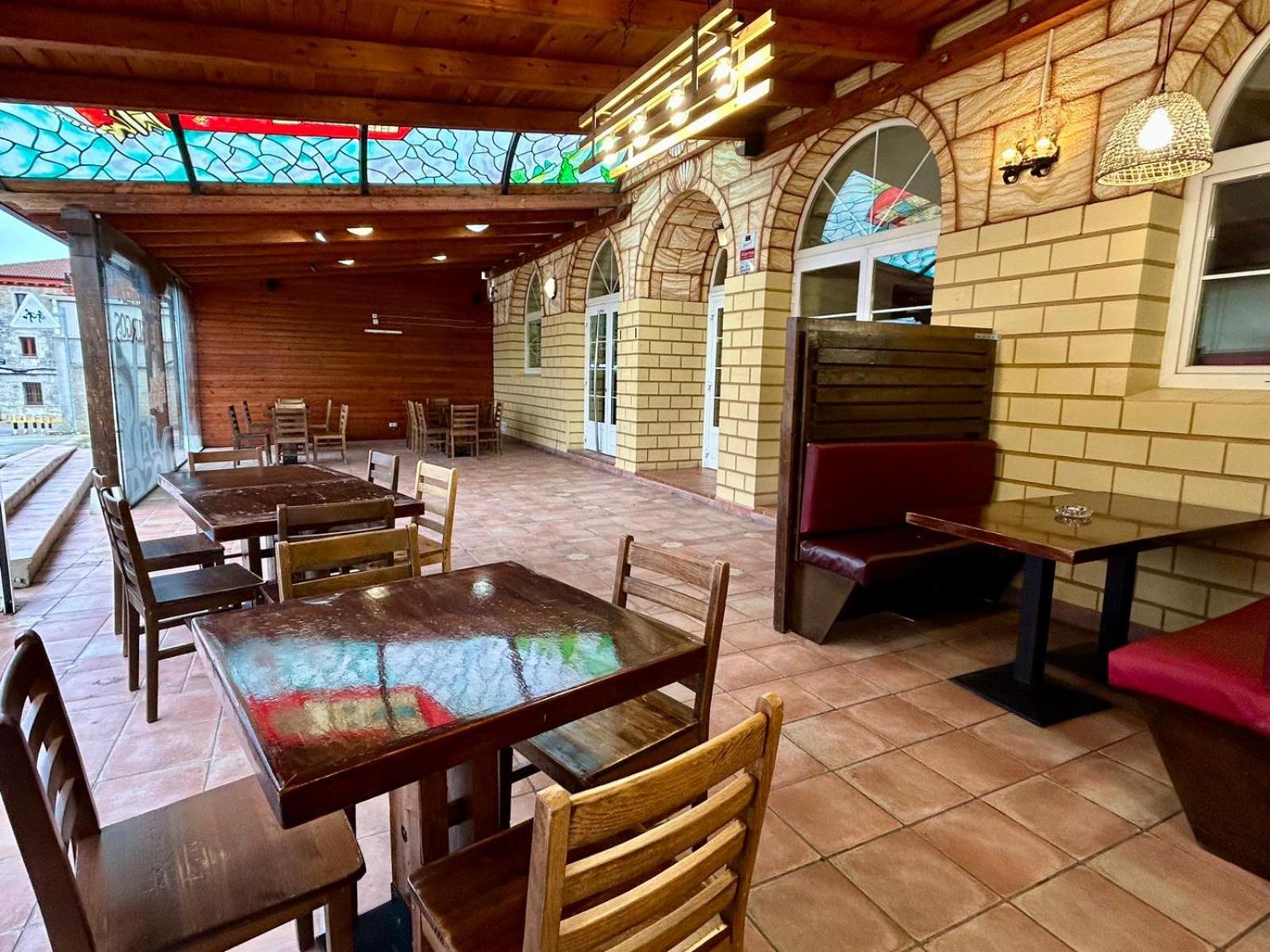 Hostal-Restaurante Posada Del Duque Villalbilla de Burgos Esterno foto